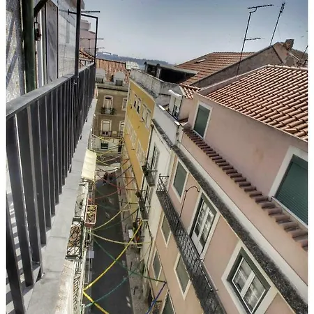 Charming Top Floor River View, Historic Center Lisboa