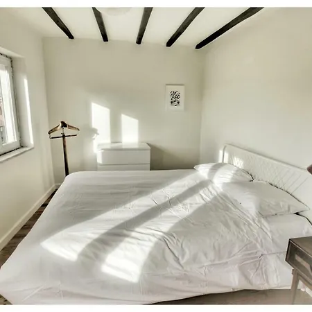 Charming Top Floor River View, Historic Center *