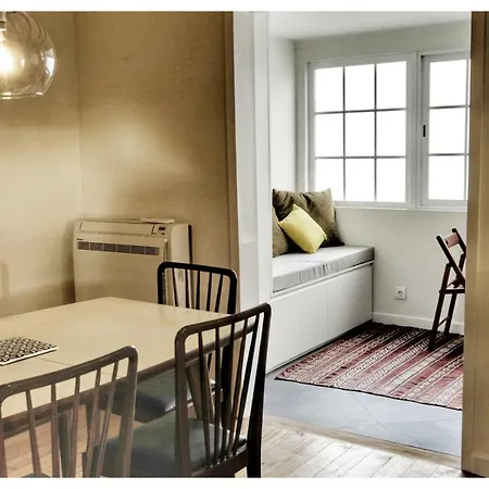 Charming Top Floor River View, Historic Center Apartment