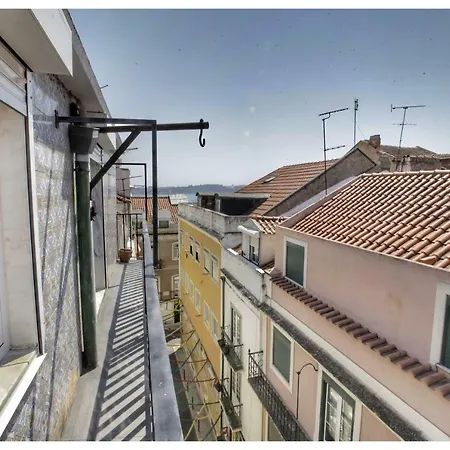 Charming Top Floor River View, Historic Center